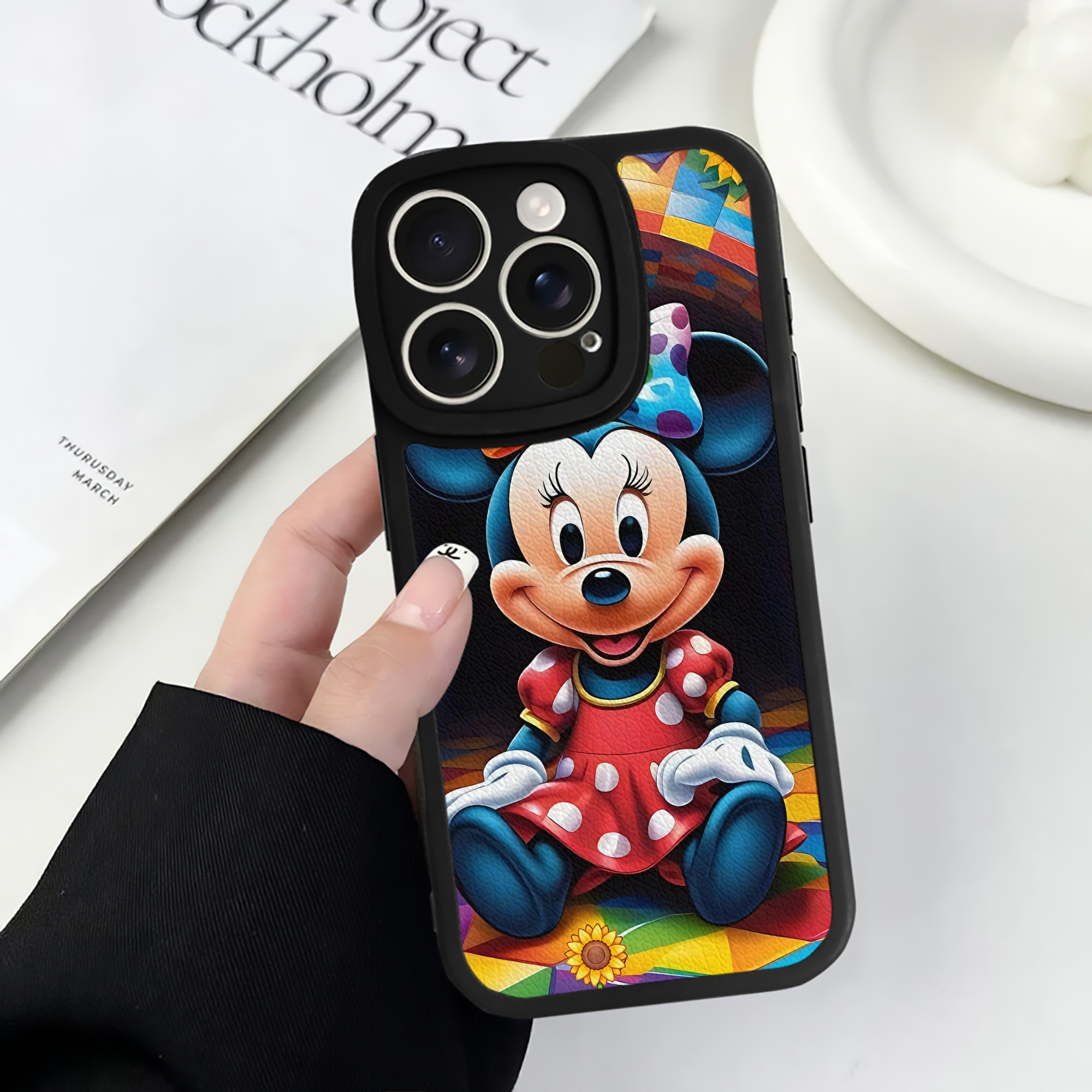 （画像用） ミッキーマウス Mickey Mouse 【iPhone 16シリーズ対応】シリコンスマホケース（レザー調） 材質：シリコン